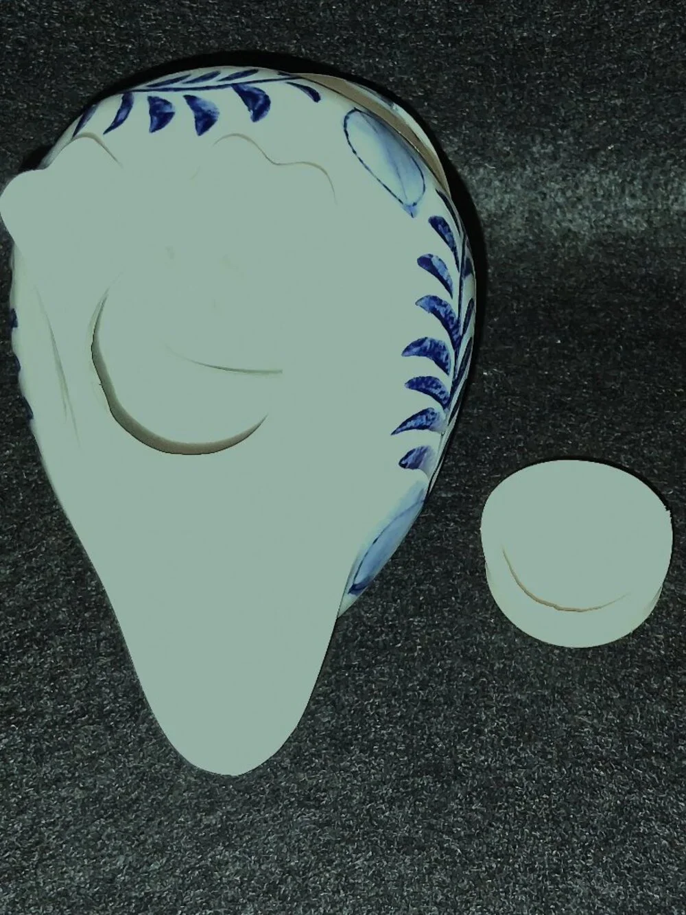 Vintage 70s Delft Blue & White Porcelain Owl Coin Bank Figurine with Stopper - Picture 9 of 9